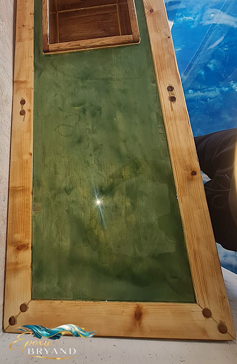 Plan de travail vert décoratif en résine époxy